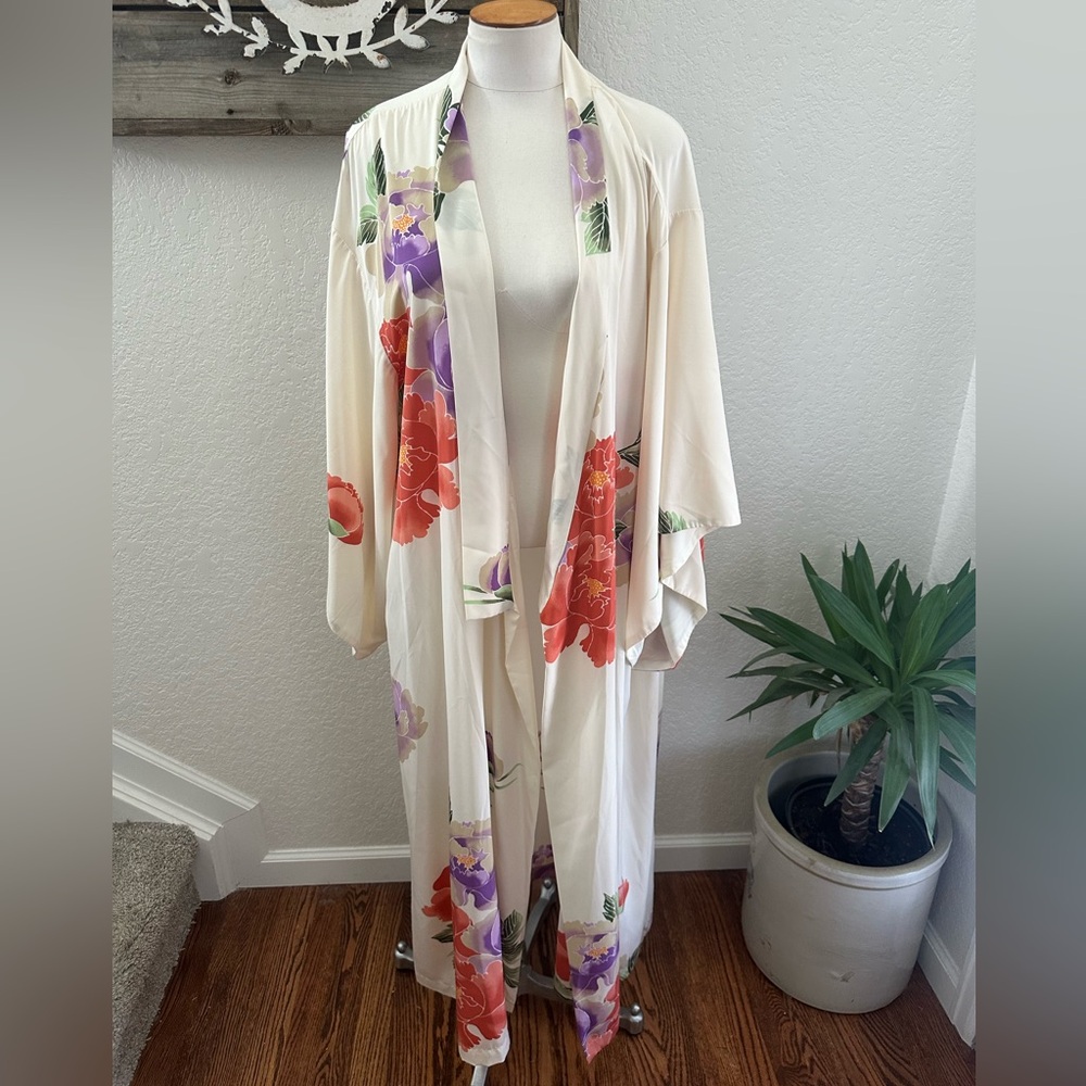 Natori Cream Floral Satin Kimono Robe with  floral pattern size XXL No Belt!‎